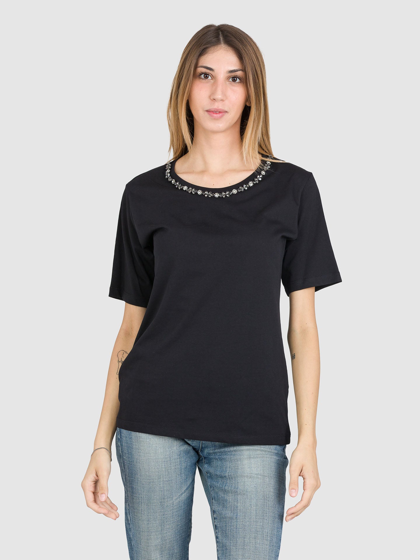 T-SHIRT APPLICAZIONI SCOLLO