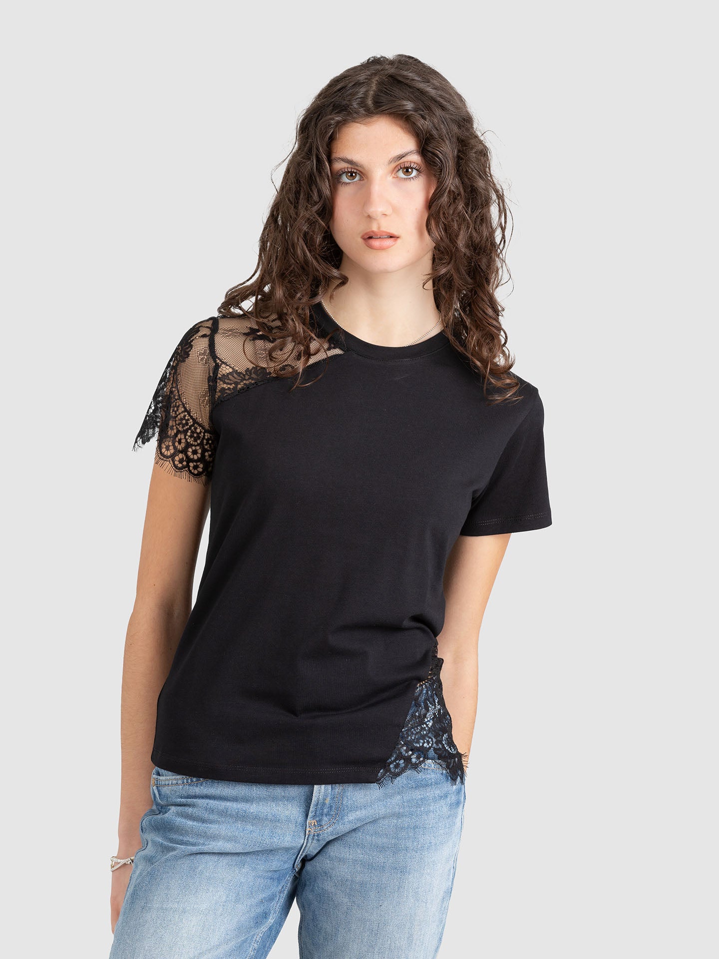 T-SHIRT M/C DETTAGLIO PIZZO MANICA