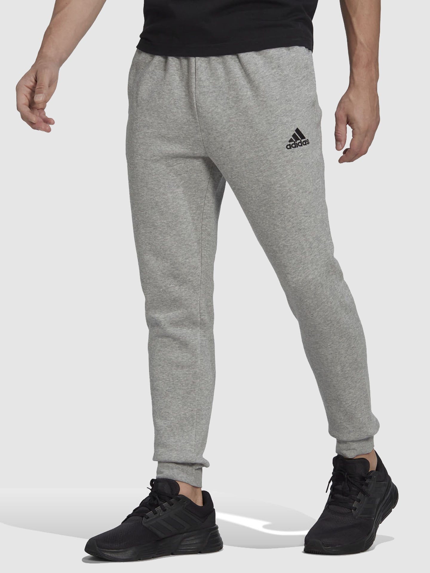 PANTALONI ESSENTIALS FLEECE REGULAR TAPERED