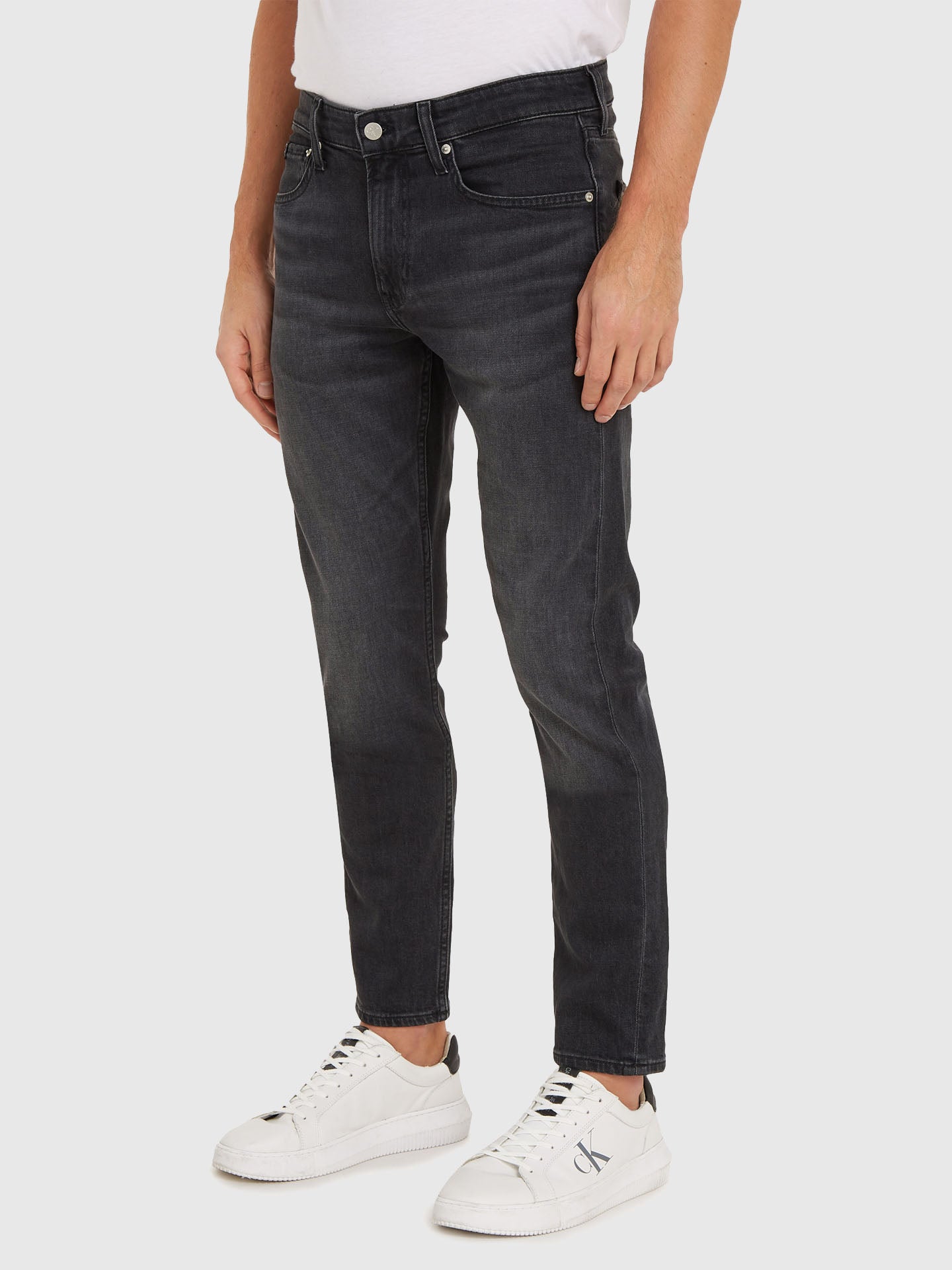 JEANS SLIM TAPERED