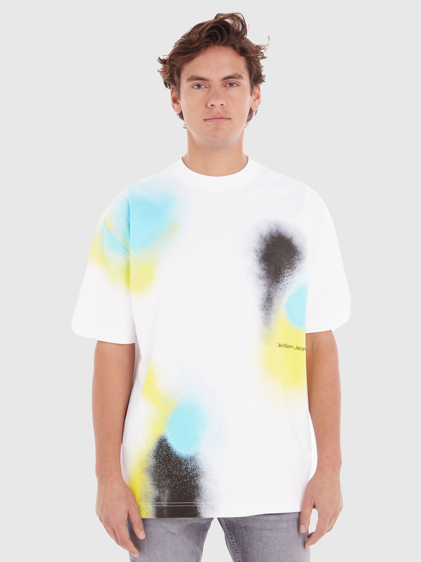 T-SHIRT SPRAY PRINT