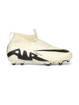 Le Nike Jr. Mercurial Superfly 9 Academy sono le scarpe indicate per le giovani promesse, caratterizzate da un design senza lacci per una facile vestibilità. Dotate di tacchetti conici e unità Zoom Ai... 