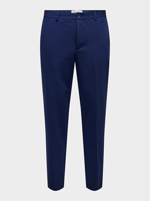 Il pantalone Only & Sons Eve Slim è la soluzione ideale per chi cerca un look più sofisticato. Dall