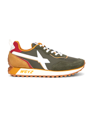 Le scarpe W6YZ JET 2-M uniscono lo stile delle classiche linee running a un