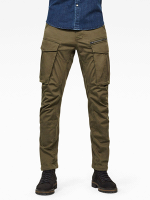 Il pantalone G-STAR ROVIC ZIP 3D TAPERED offre un mix perfetto di stile militare e confort urbano. Con una chiusura lampo nascosta e tasche modello cargo, questo pantalone è stiloso ma funzionale. Rea... 