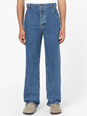 Per un look sportivo ispirato allo stile college, i jeans THOMASVILLE di Dickies sono la scelta ideale. Realizzati in denim resistente, questi jeans offrono una vestibilità loose, con un taglio a gamb... 