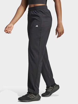 Gli Adidas TRN P sono pantaloni a vita media, ideali sia per l