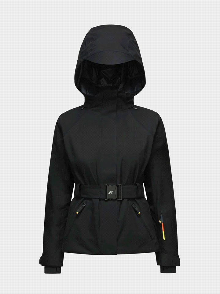 La giacca K-WAY CHEVRIL MICRO TWILL LADY presenta un design femminile avvolgente, con una cintura al punto vita che enfatizza la silhouette. Il tessuto twill a due strati è impermeabile (15000 mm), id... 