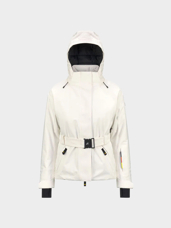 La giacca K-WAY CHEVRIL MICRO TWILL LADY presenta un design femminile avvolgente, con una cintura al punto vita che enfatizza la silhouette. Il tessuto twill a due strati è impermeabile (15000 mm), id... 