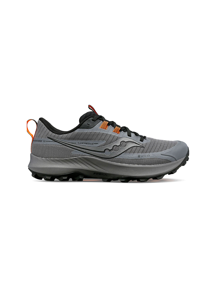 La Saucony peregrine 13 GTX è una scarpa da trail running ideale su brevi/medie distanze e adatta a qualsiasi tipo di terreno. Tomaia in mesh molto resistente con punta rinforzata contro i detriti che... 